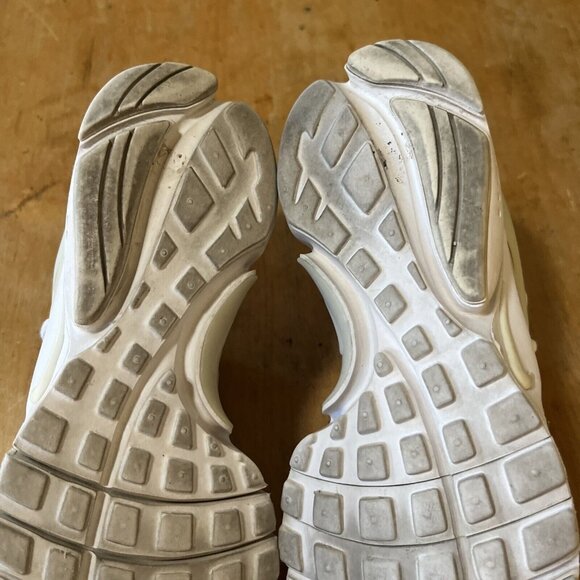 NIKE Presto (GS) Triple White Running Shoe MEN'S SIZE: 7Y (833875-100) - Picture 8 of 10